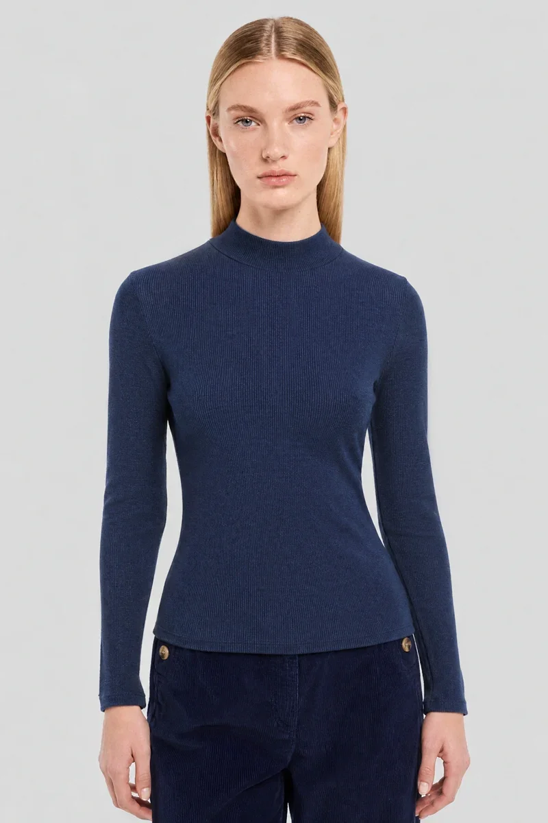 Excellent Roll-neck T-shirt – wool and silk Outstanding