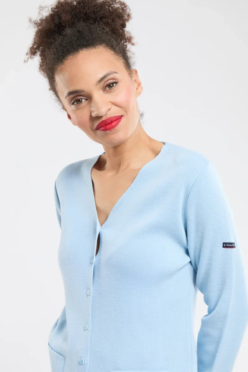 Versatile V-neck cardigan – wool and acrylic Advanced