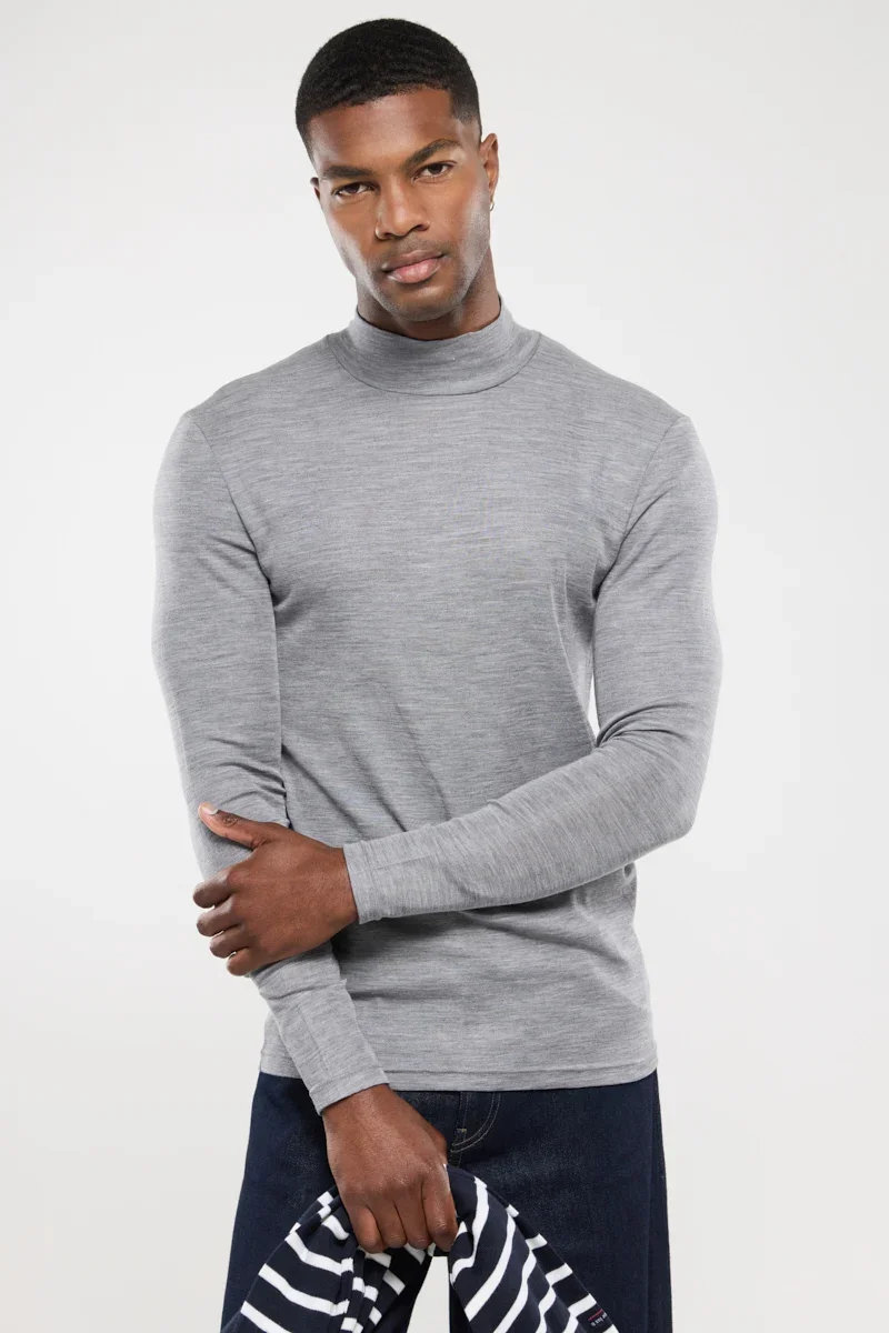 Comfortable High neck long-sleeved T-shirt – wool and silk Quality