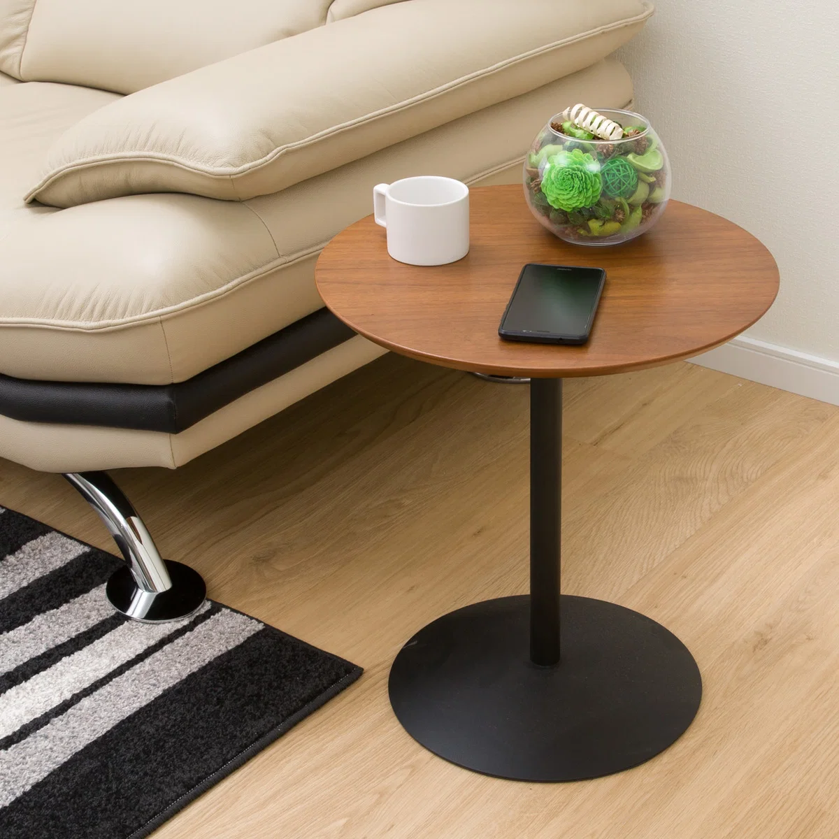 Smooth SIDE TABLE C-EDLE MBR World-Class