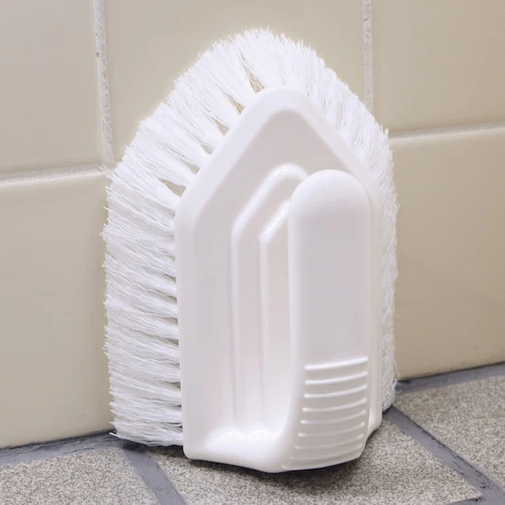 Expertly Made RUBBER COATED FIVER BATH BRUSH WH High-Performance