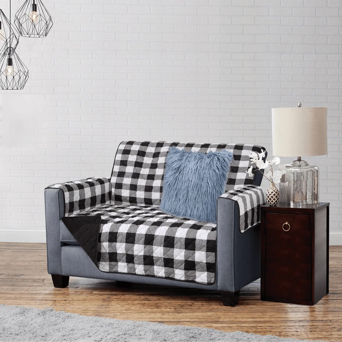 Flexible Hudson – Reversible Quilted Loveseat Protector – Black Certified