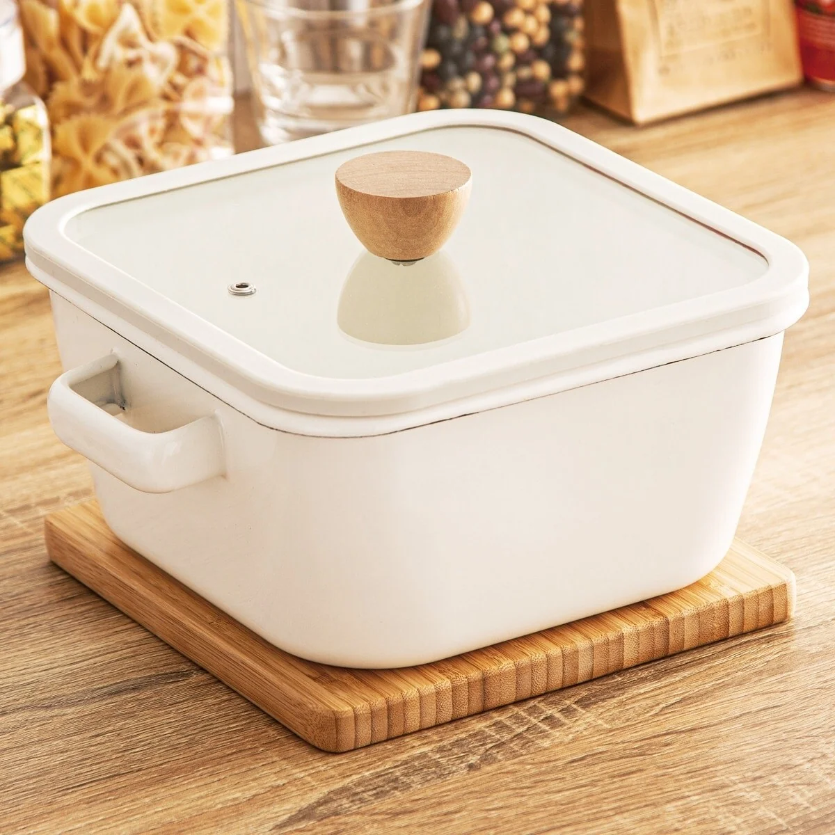 Sophisticated SQUARE ENAMEL DEEP POT 20CM Clean