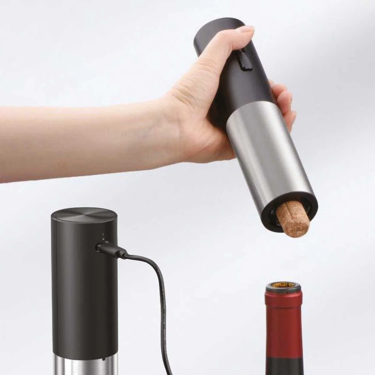 Exclusive Rechargeable Electric Wine Opener Relaxed
