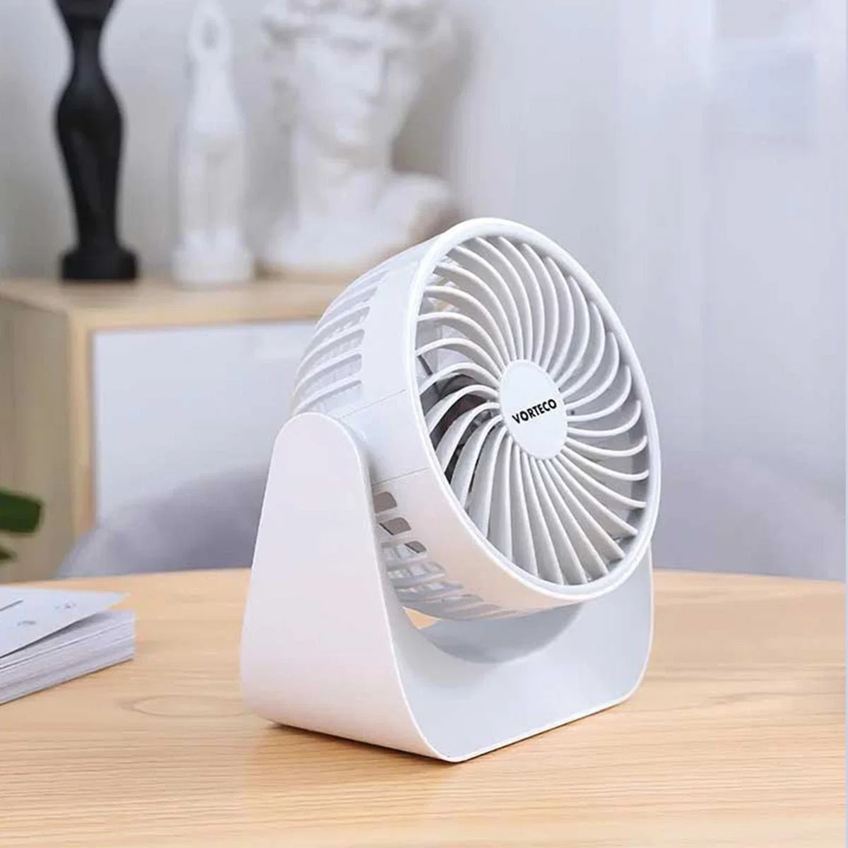 Easy-to-Use vorteco – 360°rotating desktop fan white Stylish