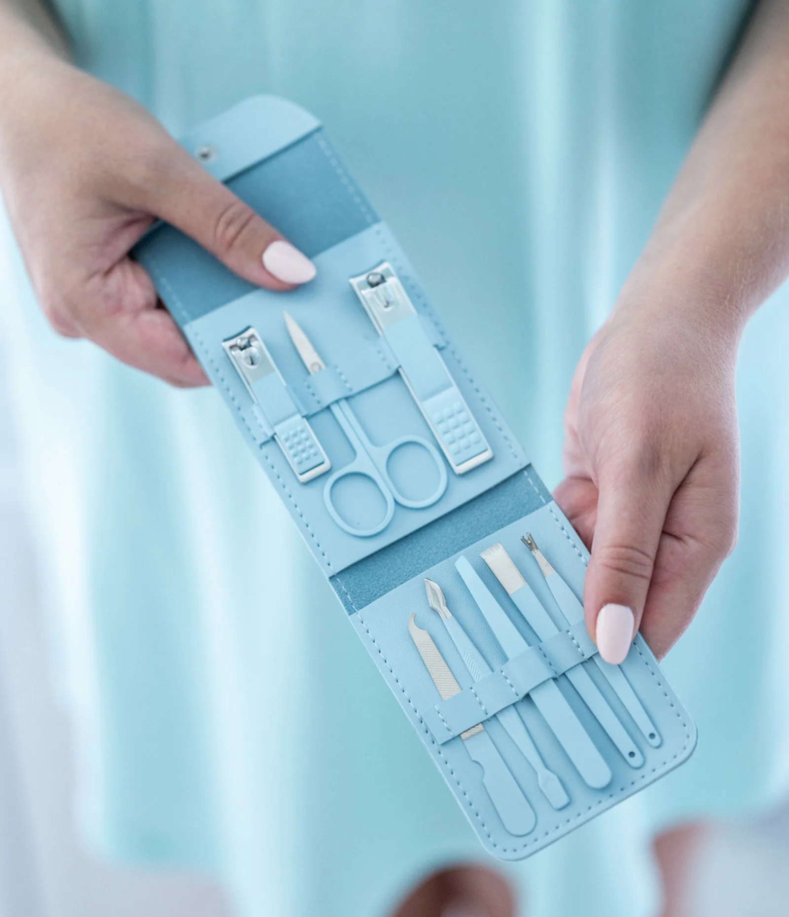 Minimalist FILE IT AWAY NAIL CARE KIT Efficient