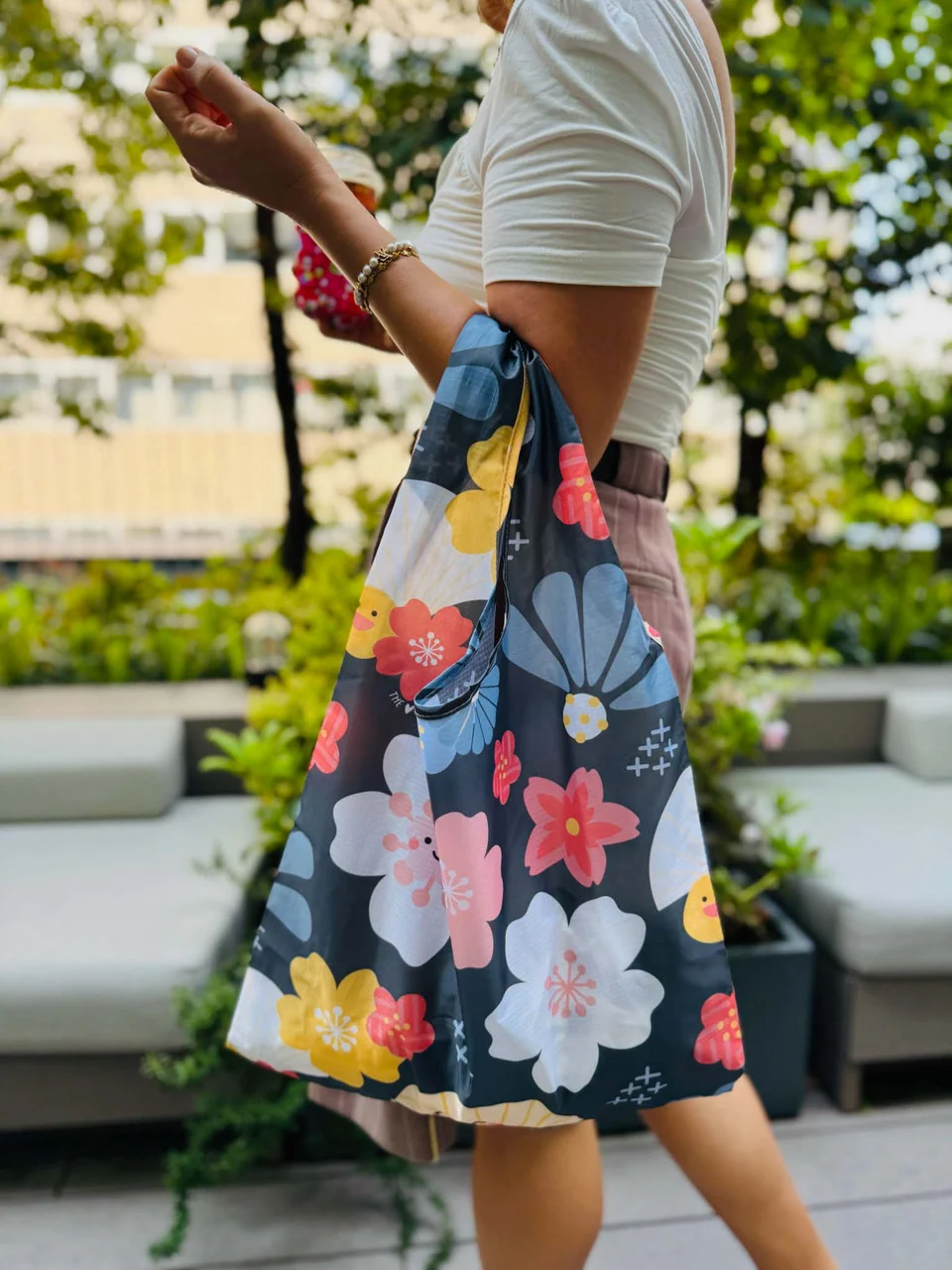 First-Class EDEN MEDIUM TOTE CUTE FUKUOKA Elegant