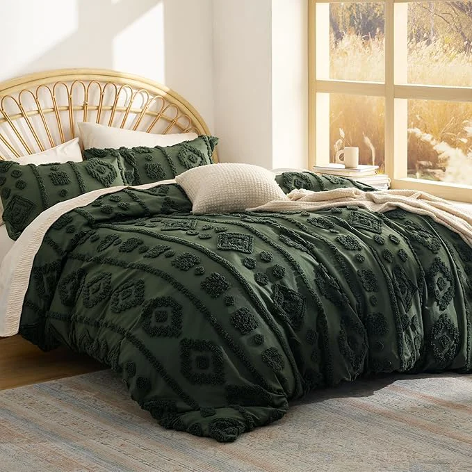 Enhanced Bedsure Boho Tufted Green Comforter Set Queen Size GentleSoft™ 3 Pieces Boho Farmhouse Decor Bedding Exquisite Shabby Chic Bedding for All Seasons 1 Bed Comforter 2 Pillow Shams 90×90 Inches Recyclable