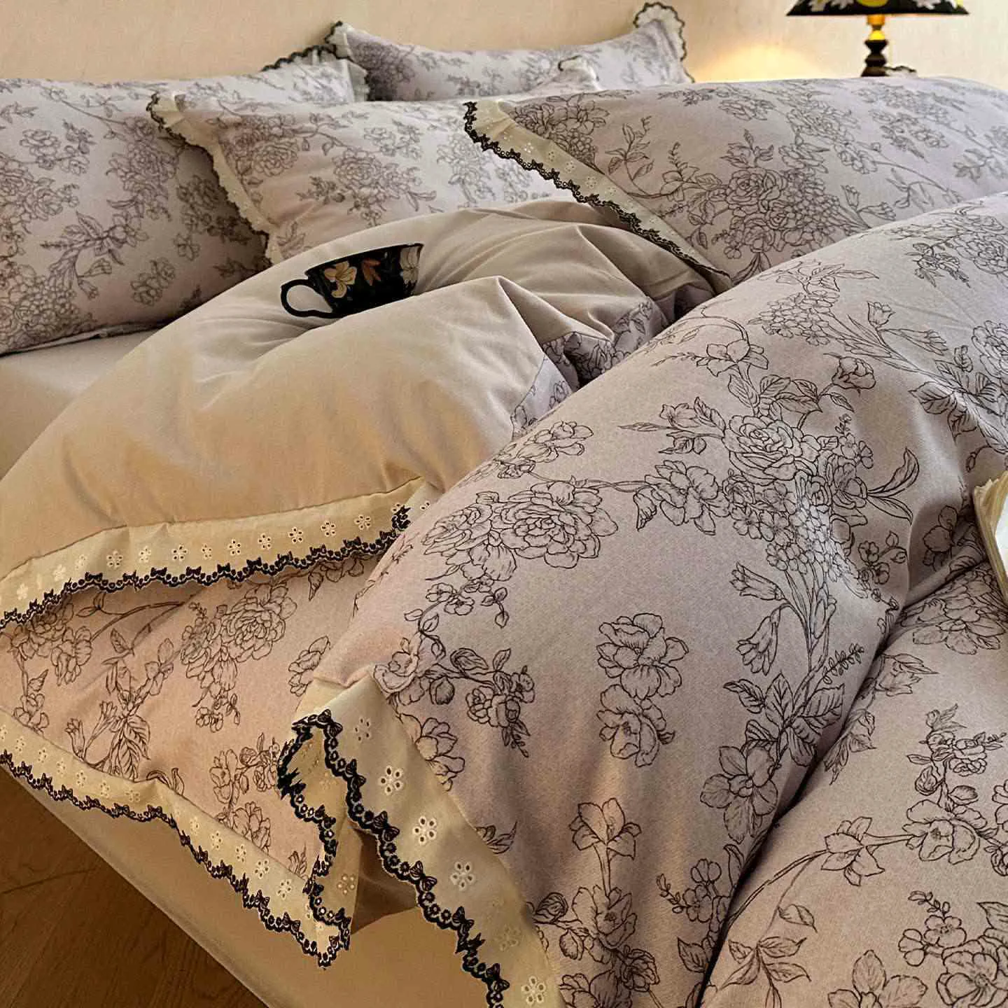 Certified Ownkoti Brushed Cotton Artistic Floral Lace Bedding Set Casual