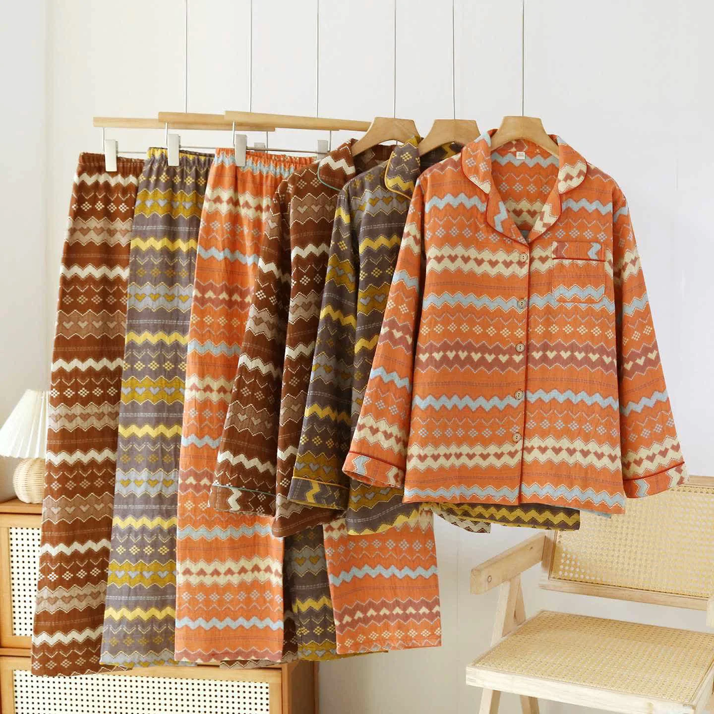 Next-Generation Ownkoti Vintage Wave Cotton Couple Loungewear Set Minimalist