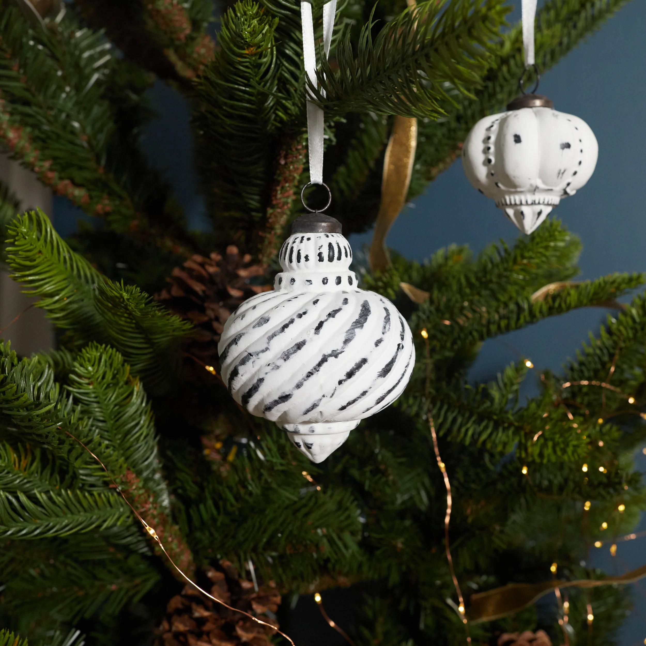 Clean Breckenridge Ornament Floro Crafted