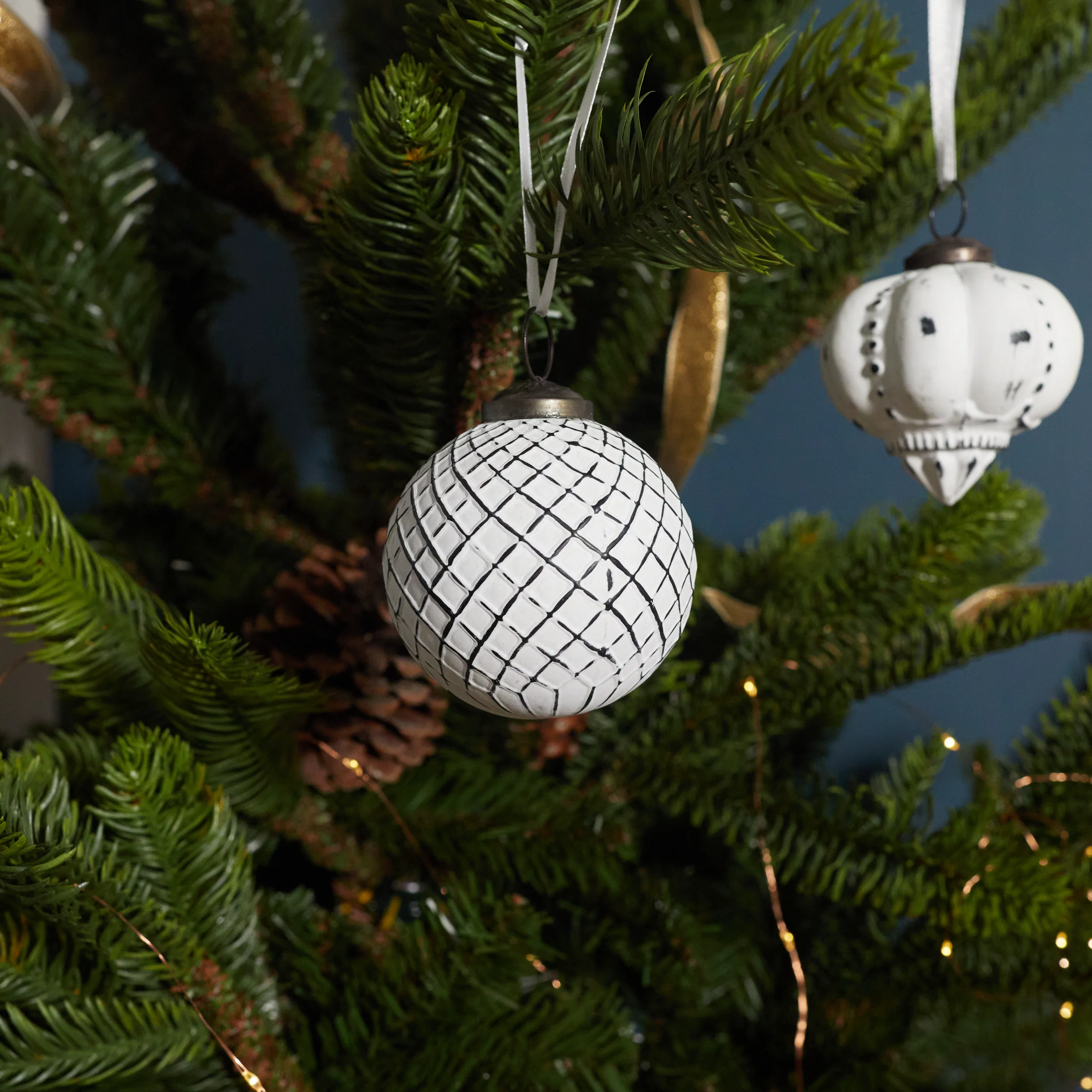 Versatile Breckenridge Ornament Arendel Fast