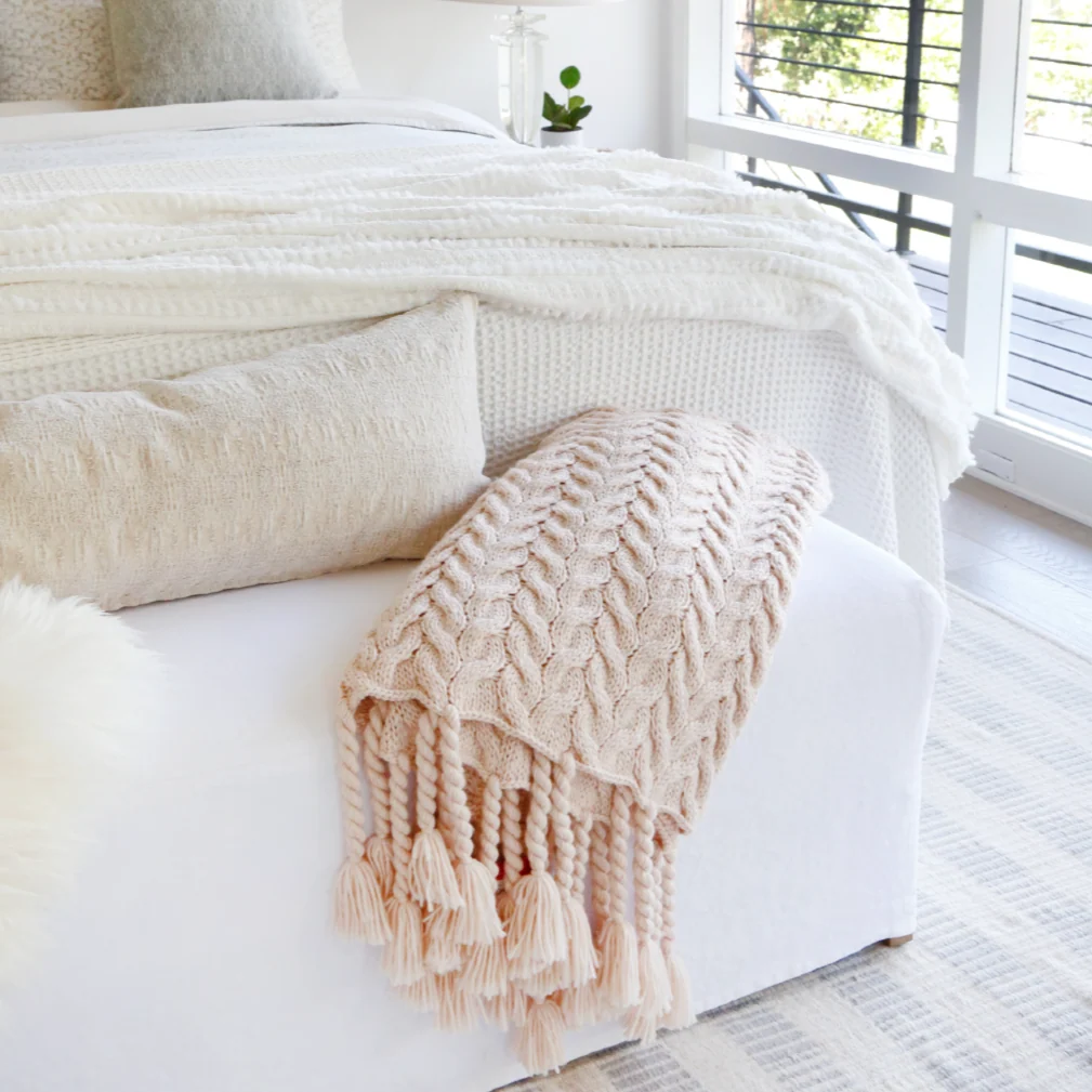 Specialty Capistrano Throw Blush Superior