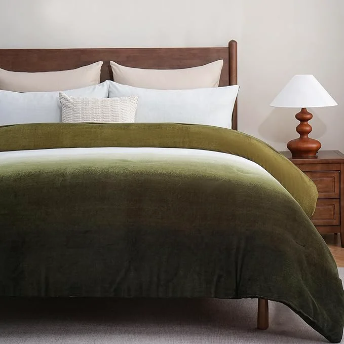 Verified Bedbay Ombre Green Plush Fleece Comforter Set King Ultra Soft Velvety Bedding for Winter Thick Warm Cozy Gradient Quilt Set 3 Pcs All Season Fluffy Velvet King Bed Set with 2 Pillowcases Authentic