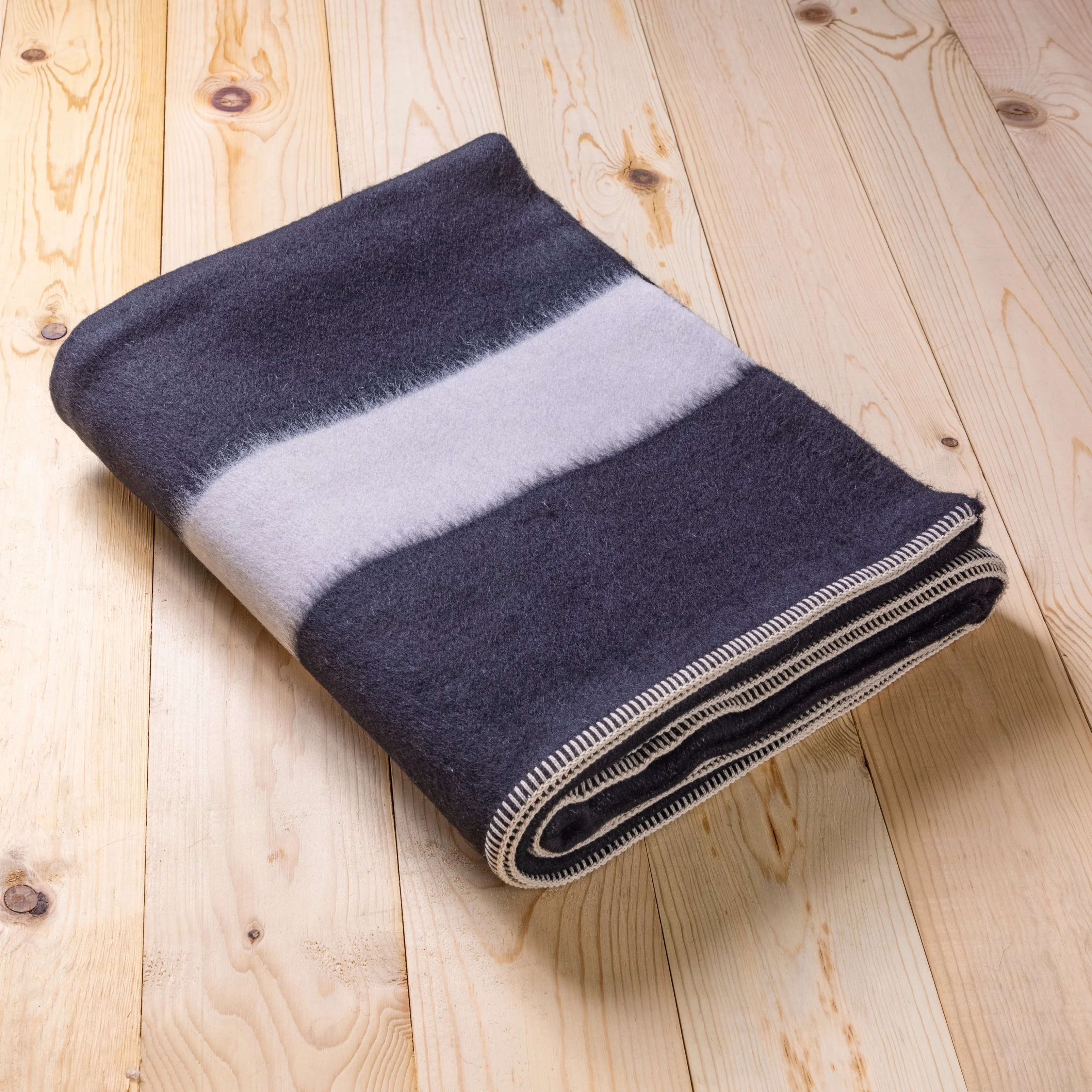 Top-Quality Siempre Blanket Black with Ivory Stripe High-Grade