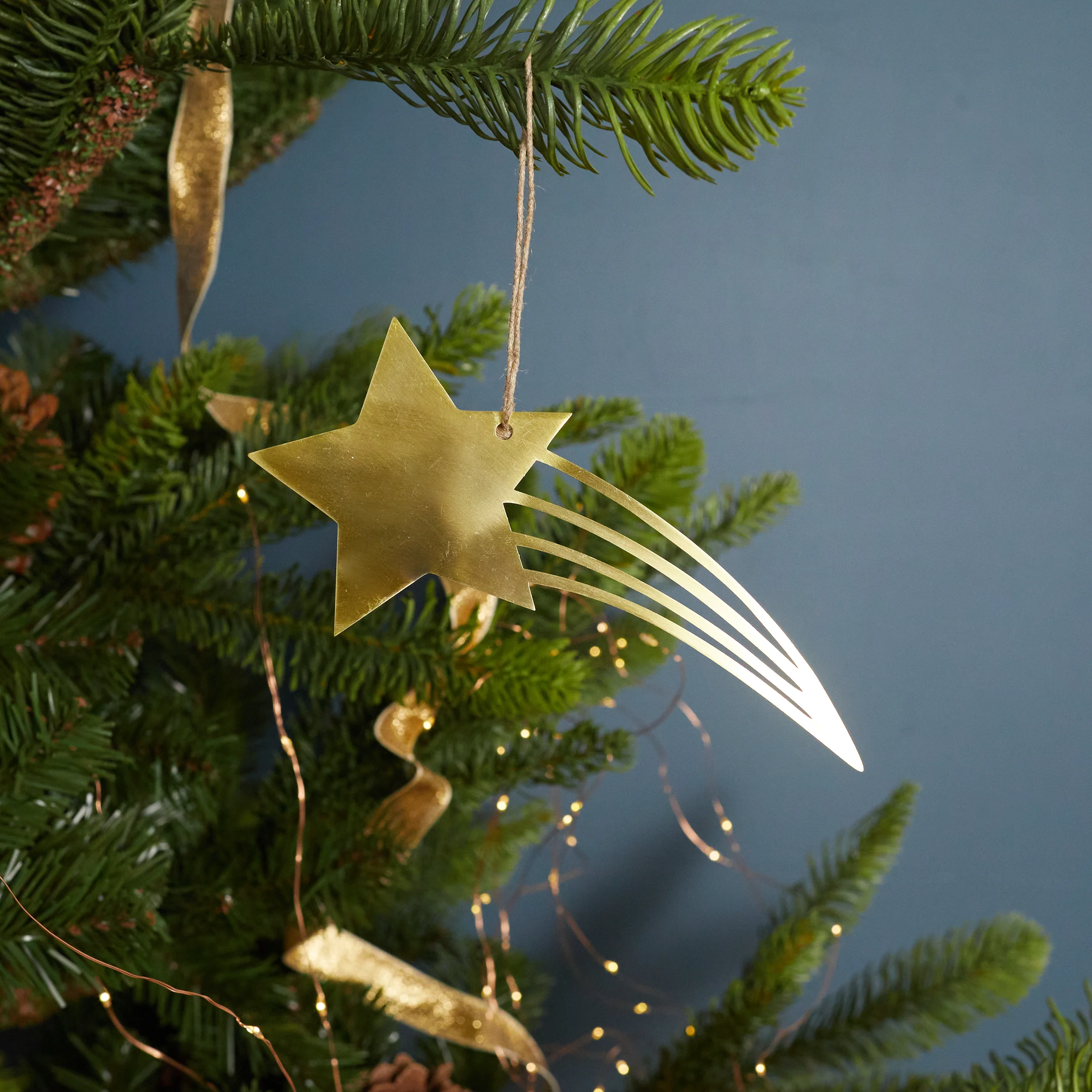 Outstanding Gold Stencil Ornament Shooting Star Easy-to-Use