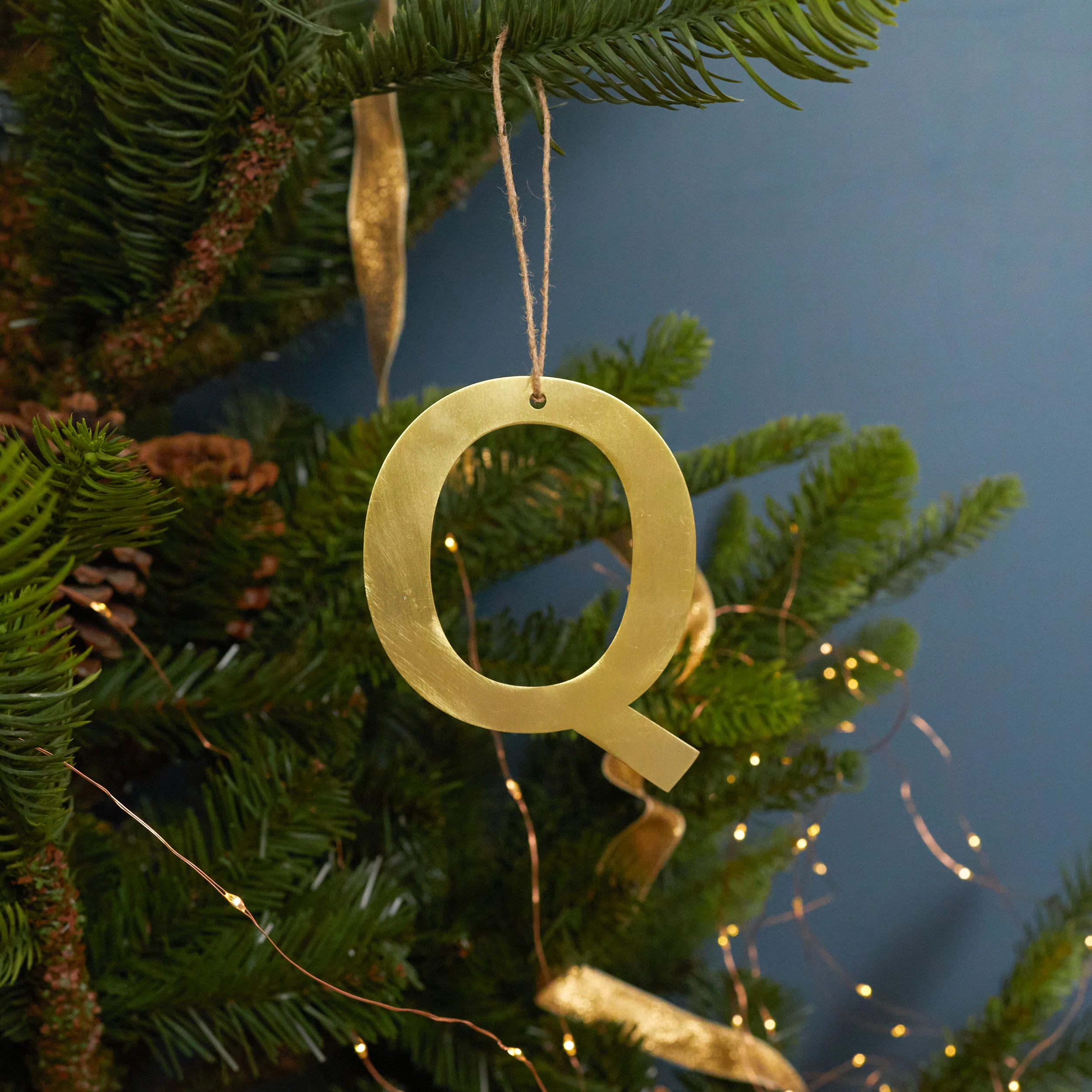 Specialty Gold Letter Ornament Q Premium