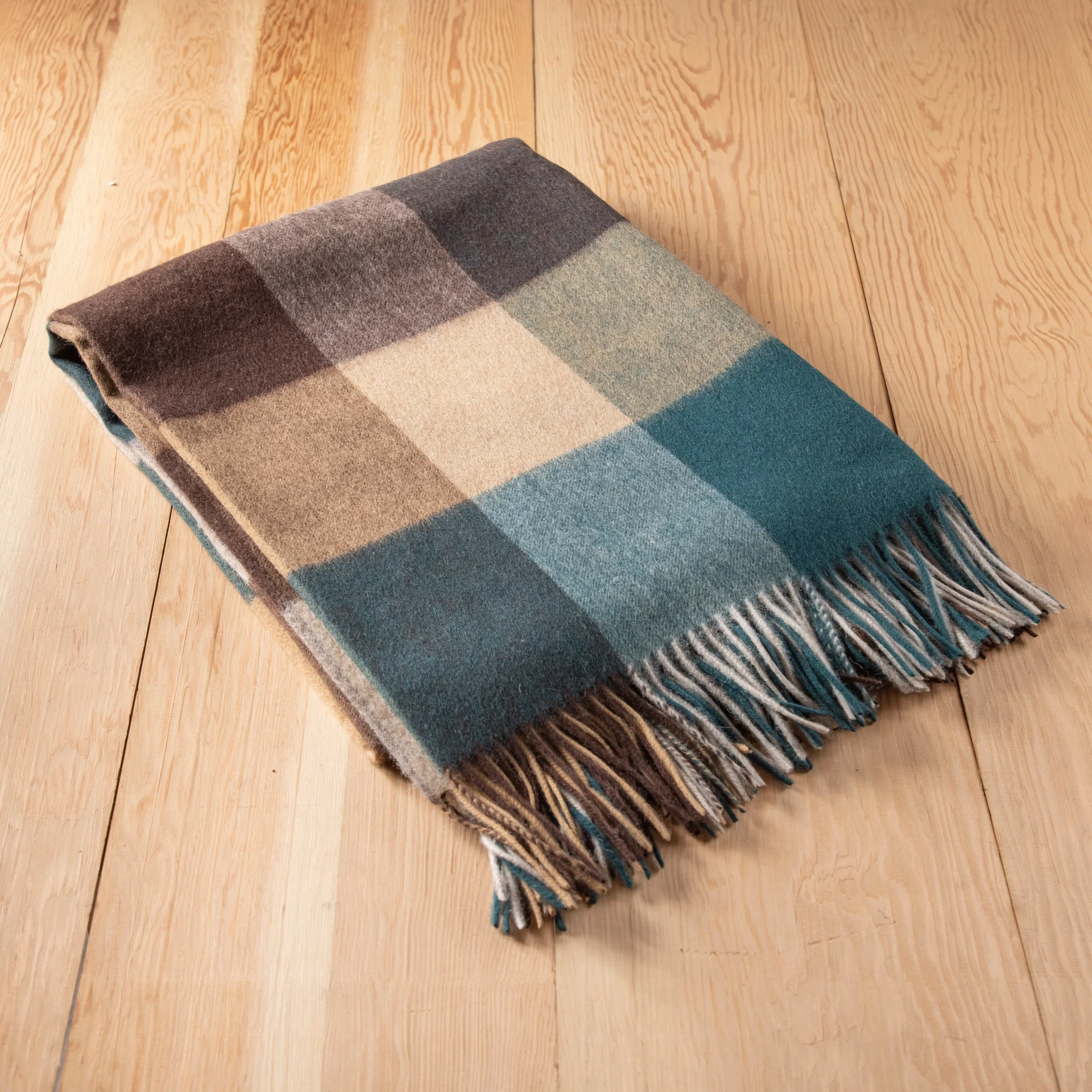 Expertly Made Lambswool Blanket in Teal Block Check High-End
