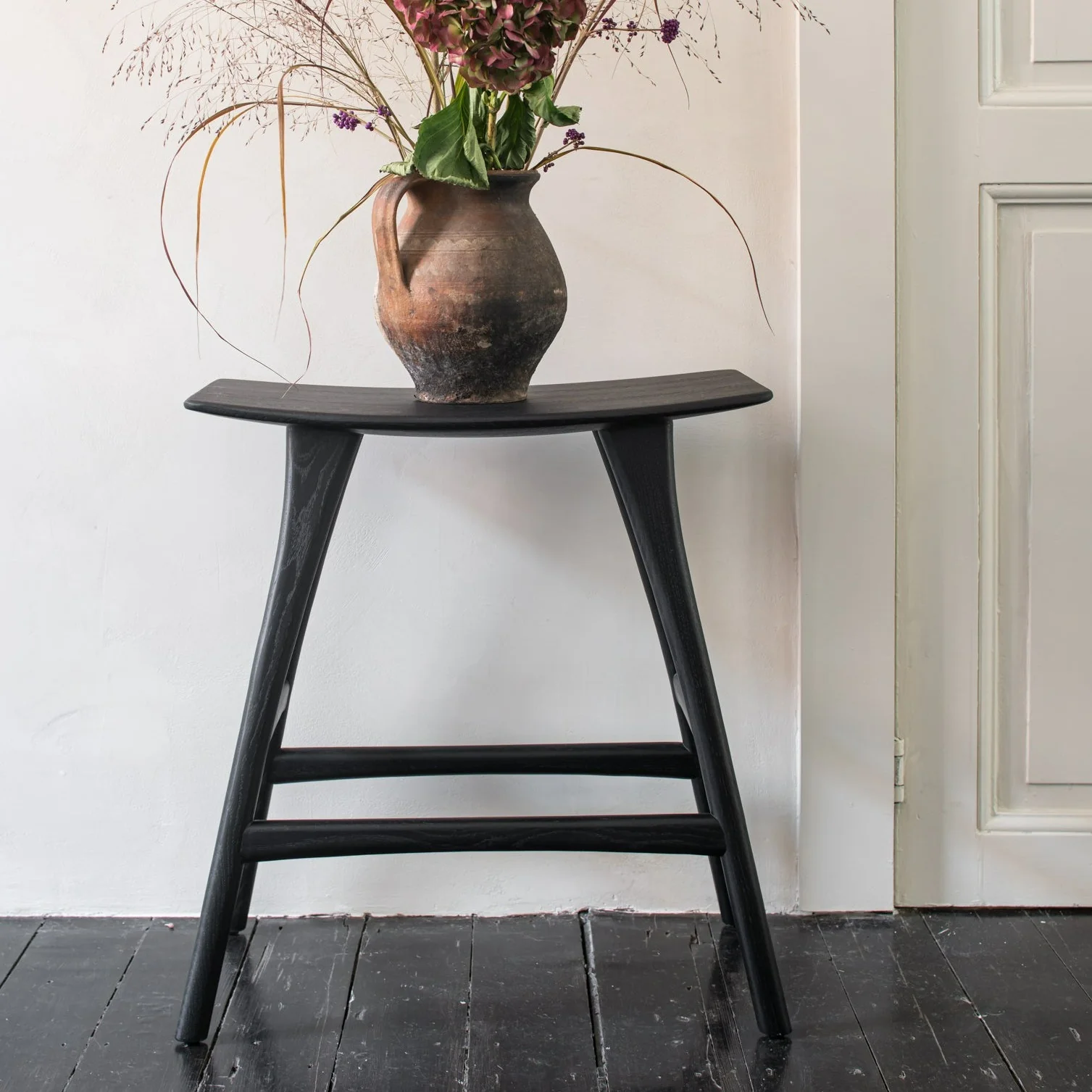 Soft Osso Counter Stool Varnished Oak Black Secure