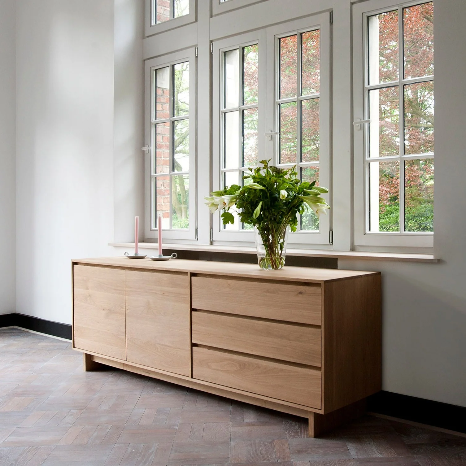 Environmentally Friendly Wave Oak Sideboard 2 Doors 3 Drawers Efficient