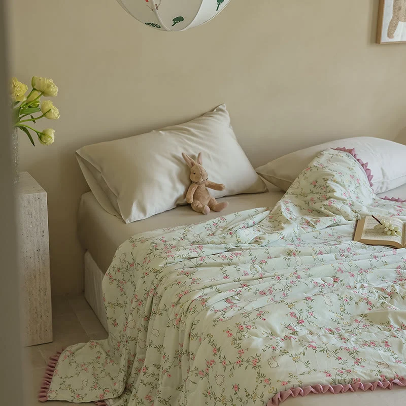 Fashionable Ownkoti Floral amp Bunny Ruffled Trim Summer Quilt High-Quality