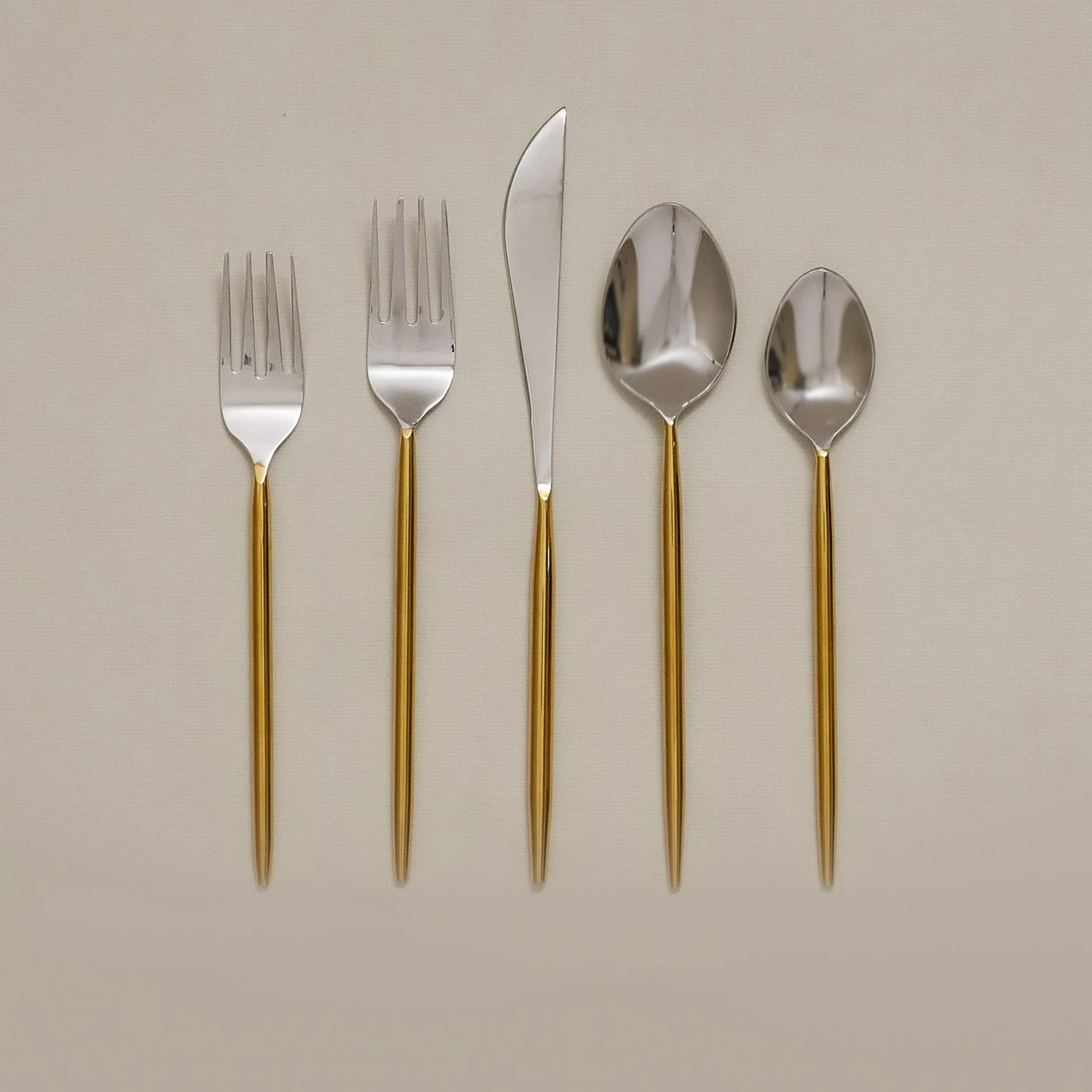 Selected Sun and Moon Flatware Set of 20 Safe