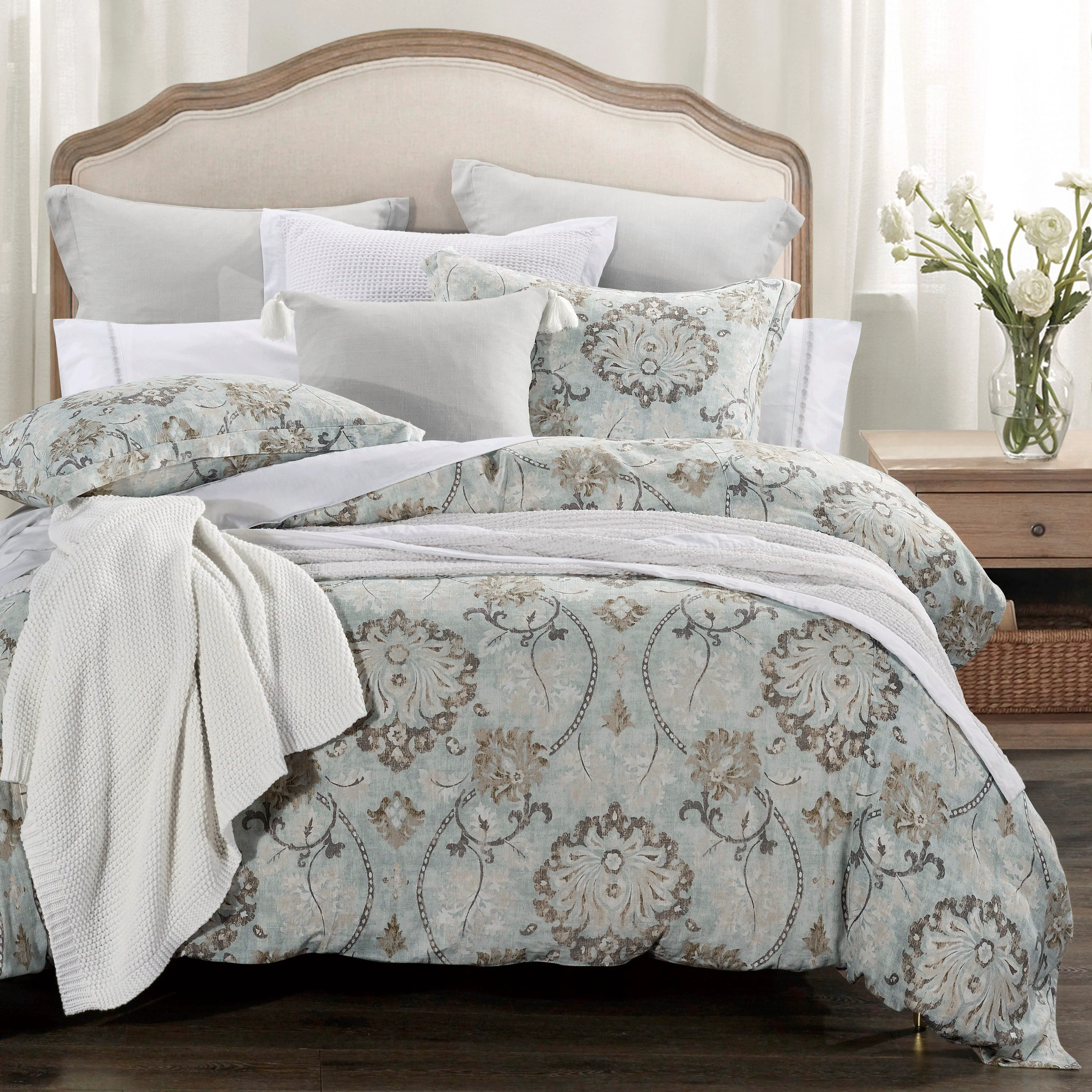 Contemporary Dalia Duvet Cover Set 3 Pc Proven