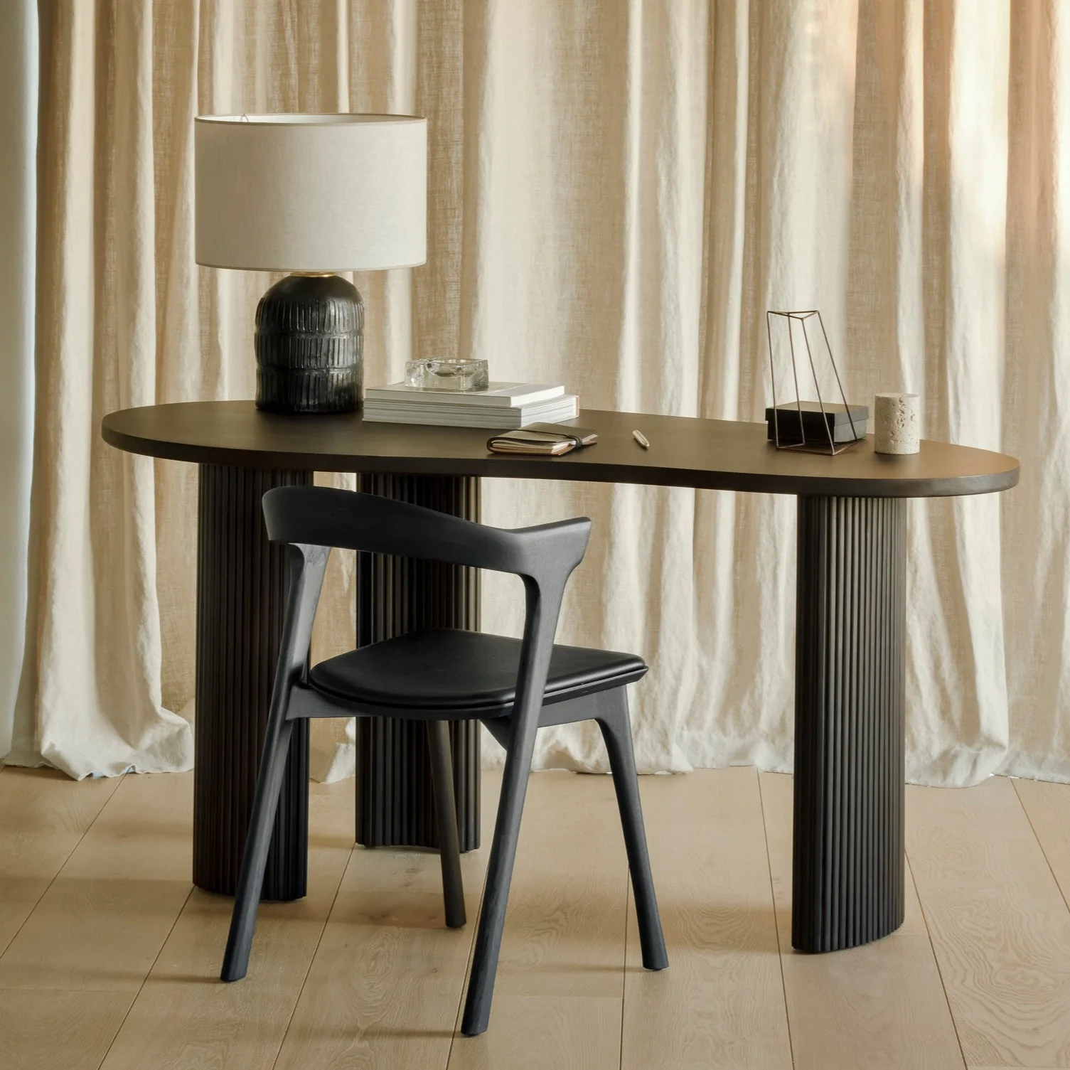 Outstanding Boomerang Desk Dependable