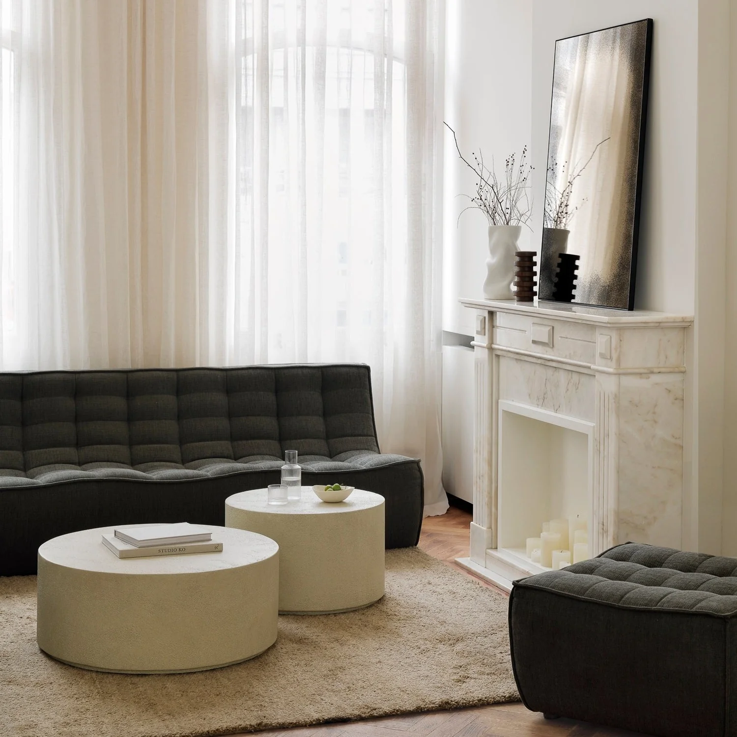 Carefully Designed Elements coffee table – Microcement – Off White – round Reliable
