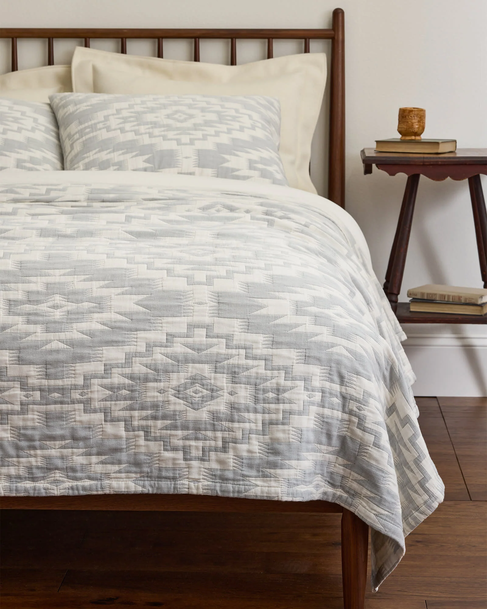 Organic Mesilla Cotton Matelasse Coverlet Green