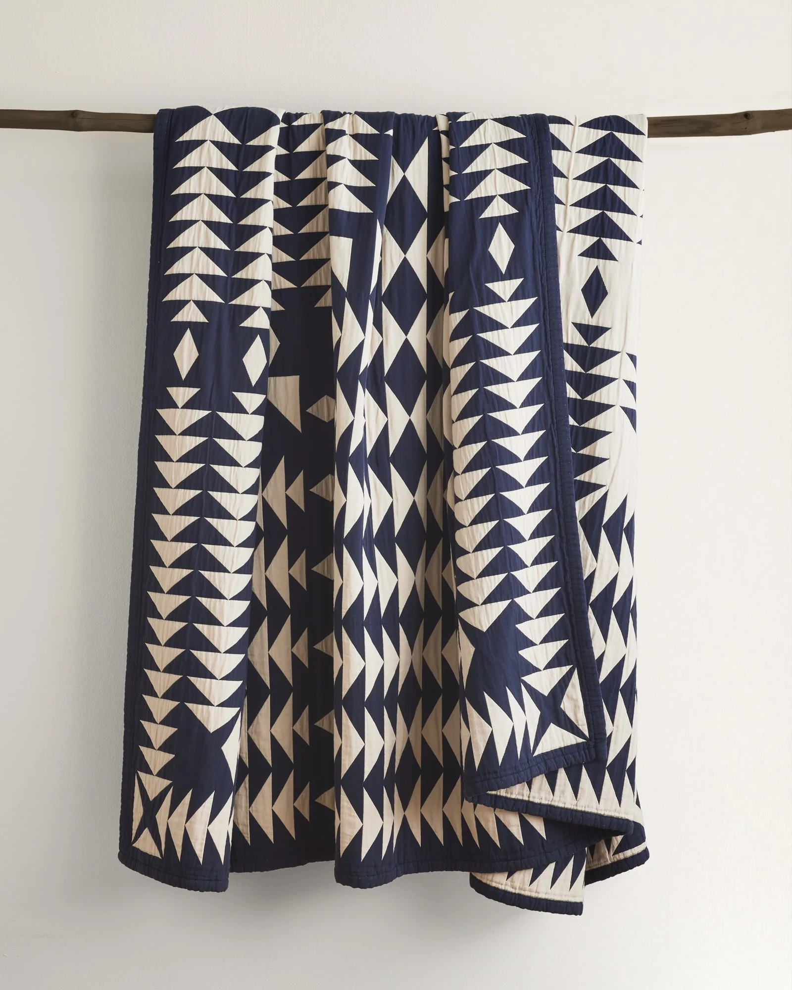 Certified Midnight Nova Cotton Matelasse Coverlet First-Class