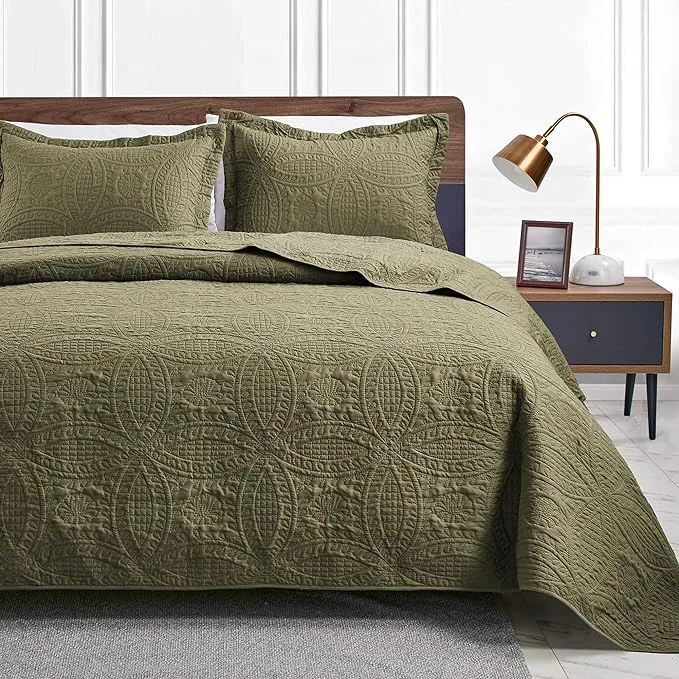 Eco-Friendly Love 39 s cabin California King Size Quilt Bedding Set Green Bedspreads – Cal King Summer Lightweight Bedspread Comforter – Coin Pattern Coverlet for All Season – 3 Pieces 1 Quilt 2 Pillow Shams Artisan
