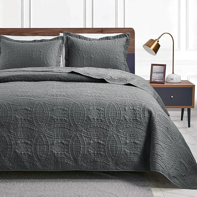 Stylish Love 39 s cabin California King Size Quilt Bedding Set Dark Grey Bedspreads – Cal King Lightweight Bedspread Comforter – Coin Pattern Coverlet for All Season – 3 Pieces 1 Quilt 2 Pillow Shams Solid