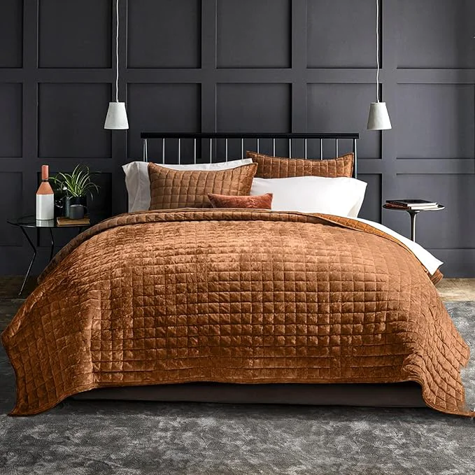 High-End RECYCO Luxury Velvet Quilt Set King Size Bedding Sets Ultra Soft Velvet Comforter Set Lightweight Oversized Bedspread Quilted Coverlet for All Season with 2 Pillow Shams Rusty Burnt Orange Next-Generation