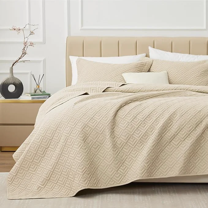 Fast EXQ Home Quilt Set Twin Size Beige 2 Piece Lightweight Soft Coverlet Modern Style Squares Pattern Bedspread Set for All Season 1 Quilt 1 Pillow Shams Artisan