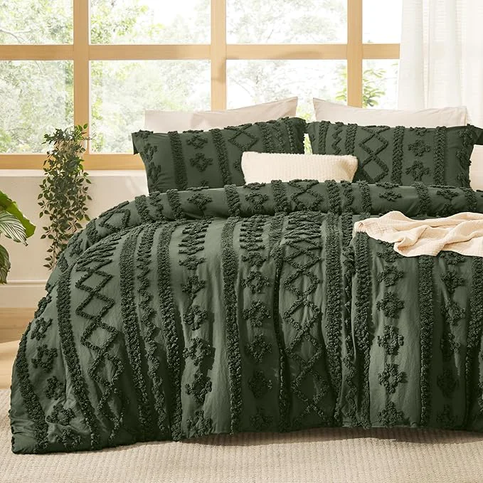 Fashionable Bedsure Tufted Boho Comforter Set Queen Size – Olive Green Boho Bed Set GentleSoft™ 3 Pieces Farmhouse Shabby Chic Embroidery Bedding Gifts for Woman Soft Jacquard Queen Comforter for All Seasons Elite