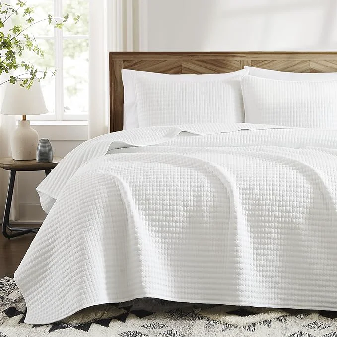 Specialty WRENSONGE White King Size Quilt Bedding Sets-3 Pieces Lightweight Bedspreads Summer Coverlet for All Season Soft King Quilt Bedding Set with 2 Pillow Shams Suitable for Bed Couch Quilt Blanket Long-Lasting