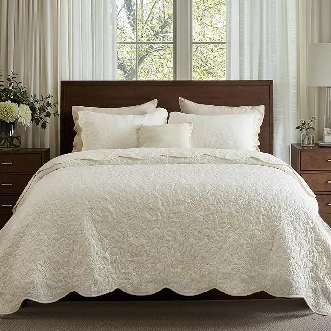 Fashionable Bedsure Quilts Queen Size – Ultra Soft Pre-Washed Cloud-Like Bedding All-Season Lightweight Comforter for Country Bedroom Leaf Design Coverlet in Cream Yellow 90 x 96 Inches Stitch- Quilting Ultra Soft Lightweight Machine Washable Pet-Frie… Luxury
