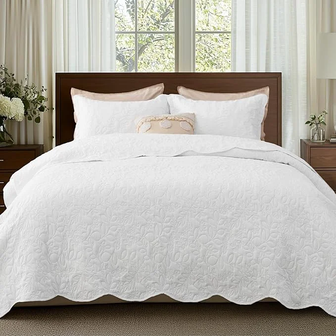 Environmentally Friendly Bedsure Quilt King Size – Ultra Soft Pre-Washed Cloud-Like Bedding All-Season Lightweight Comforter for Country Bedroom Leaf Design Coverlet in Pure White 106 x 96 Inches Stitch- Quilting Ultra Soft Lightweight Machine Washable Pet-Friendly User-Friendly