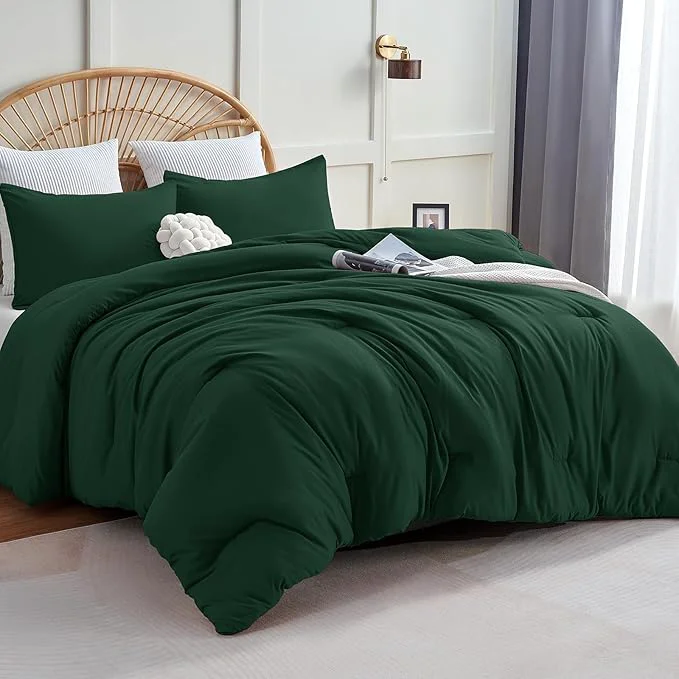 Smooth CozyLux Full Size Comforter Set Emerald Green 3 Pieces Solid Breathable Quilted Bedding Sets Luxury Lightweight Soft Bed Set with Down Comforter and 2 Pillowcases for All Seasons Exclusive