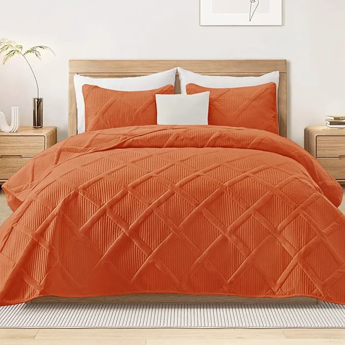 Recyclable Exclusivo Mezcla Oversized King Quilt Set- Burnt Orange Cal King Quilts Bedding Set with 2 Pillow Shams Modern Bedspread with Striped Pattern Soft Lightweight Bedspreads Coverlets for All Seasons Enhanced