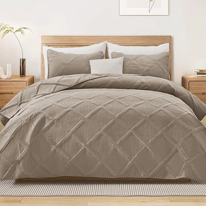 Casual Exclusivo Mezcla Quilt Set Oversized King Size 3 Pieces Taupe Cal King Quilt Bedding Set Lightweight Quilts Soft Bedspreads Modern Striped Coverlets for All Seasons Powerful
