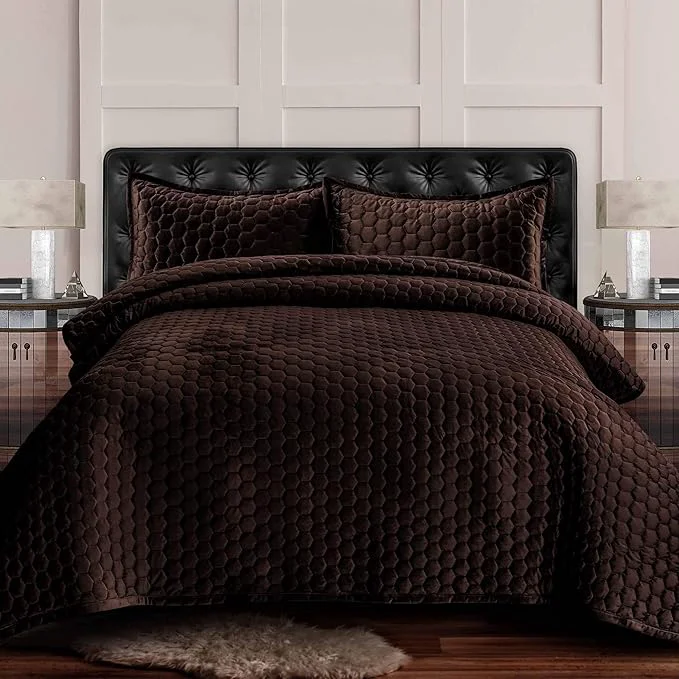 Exceptional Tribeca Living Lugano Oversized Velvet Quilt Set – All Season Extra Large 3 Piece Queen Size Comforter Set with 2 Pillow Shams in Chocolate Honeycomb Pattern 260GSM Top-Quality