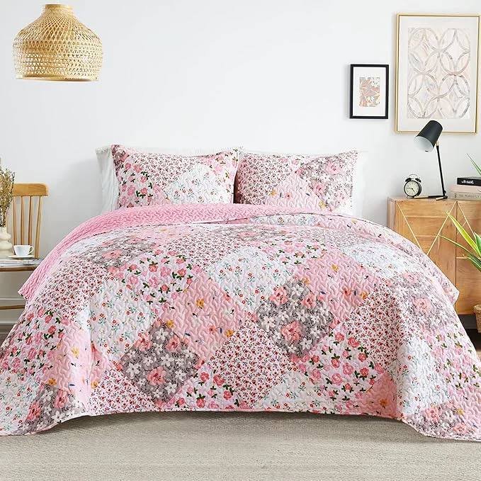 Secure Whale Flotilla Patchwork Quilts Queen Size Extra Soft Boho Floral Bedspreads for Bed Reversible Lightweight Full Queen Quilt Bedding Set Printed Coverlets with 2 Pillow Shams for All Seasons Pink Stylish