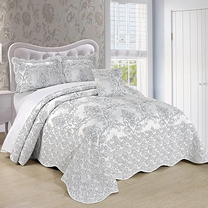 Original Design Home Soft Things Damask 4 Piece Bedspread Set Scalloped Edge Reversible Quilt Coverlet Comforter Prewashed Bedding Set Matelasse Embossed Floral Solid Pattern White Oversize Queen 110 quot x 120 quot Crafted