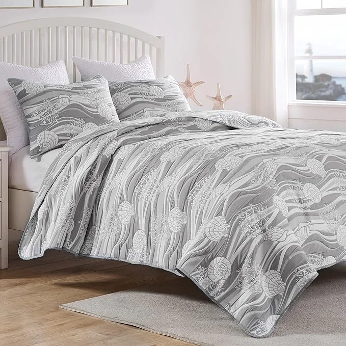 Consistent Greenland Home Coastal Paradise Reversible Matelassé Coverlet Set 3-Piece King Cal King Dover Harbor Gray Modern