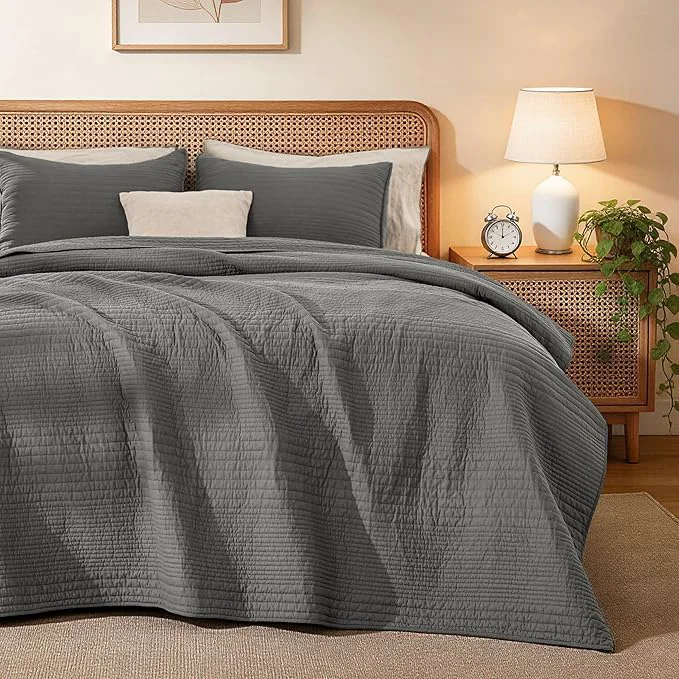 Contemporary Love’s cabin King Size Cotton Quilt Set Cotton Fabric Striped Textured Environmentally Friendly