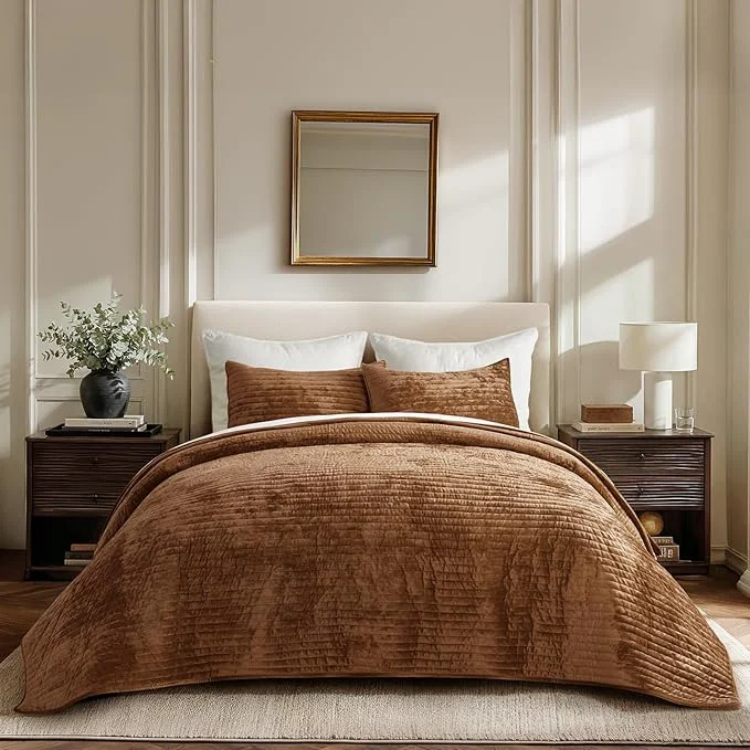 Versatile EVERGRACE Velvet Quilt Set California King 118” x 106” Luxurious Soft