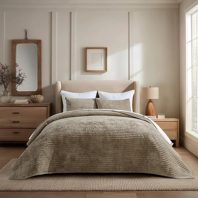 Versatile EVERGRACE Velvet Quilt Set King Size Luxurious Soft Striped Channel Bedding Set Pure