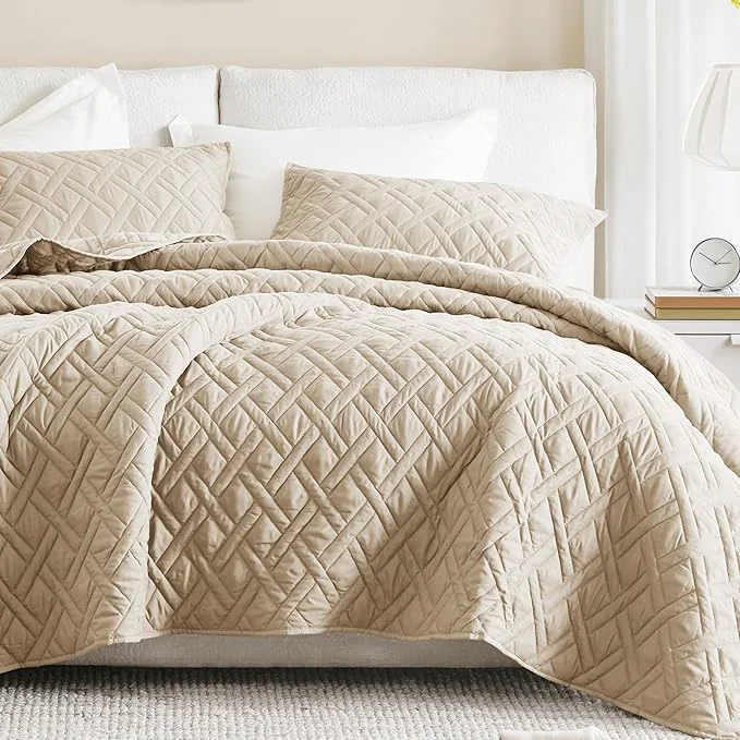 High-Grade Comfort Spaces King Quilt Set Modern Reversible Diamond Coverlet King Bedding Excellent